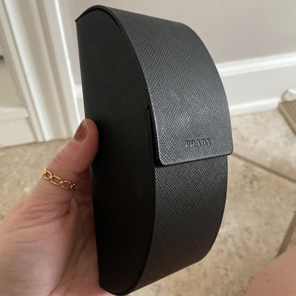 SOLD!! Prada sunglasses - Picture 4 of 4